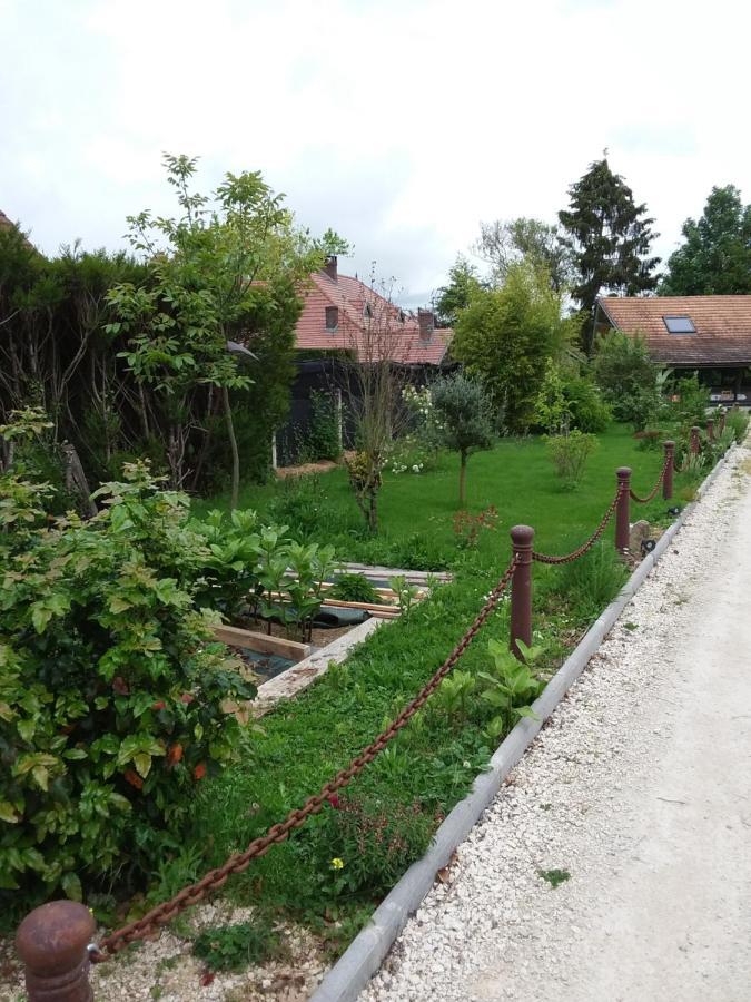 ホテル Chez Marie Ange Et Clovis Rumilly-les-Vaudes エクステリア 写真